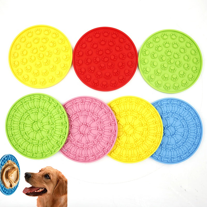 Non-Toxic Collapsible 15x15cm Eco-Friendly Silicone Dog Lick Mat & Slow Feeder Pad for Bathing and Grooming